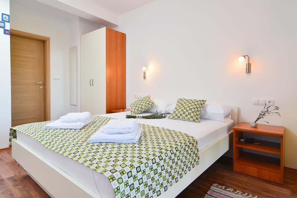 Apartments Juka Hvar Town Bagian luar foto